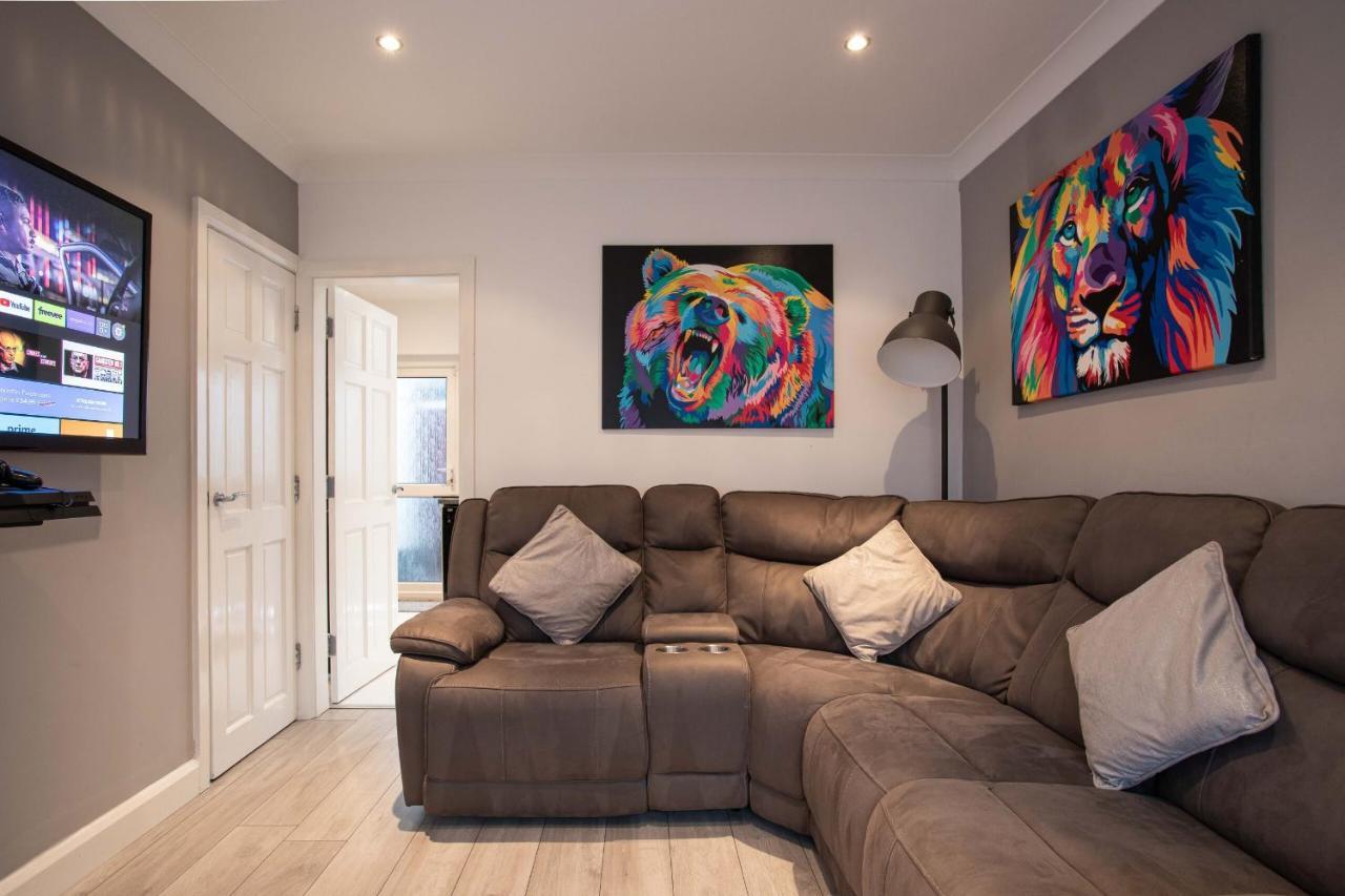 Refurbished Home, 8 Mins To Cc Belfast Exterior photo