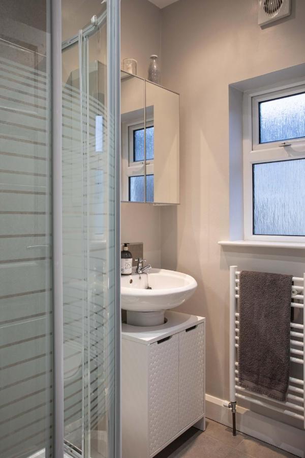 Refurbished Home, 8 Mins To Cc Belfast Exterior photo
