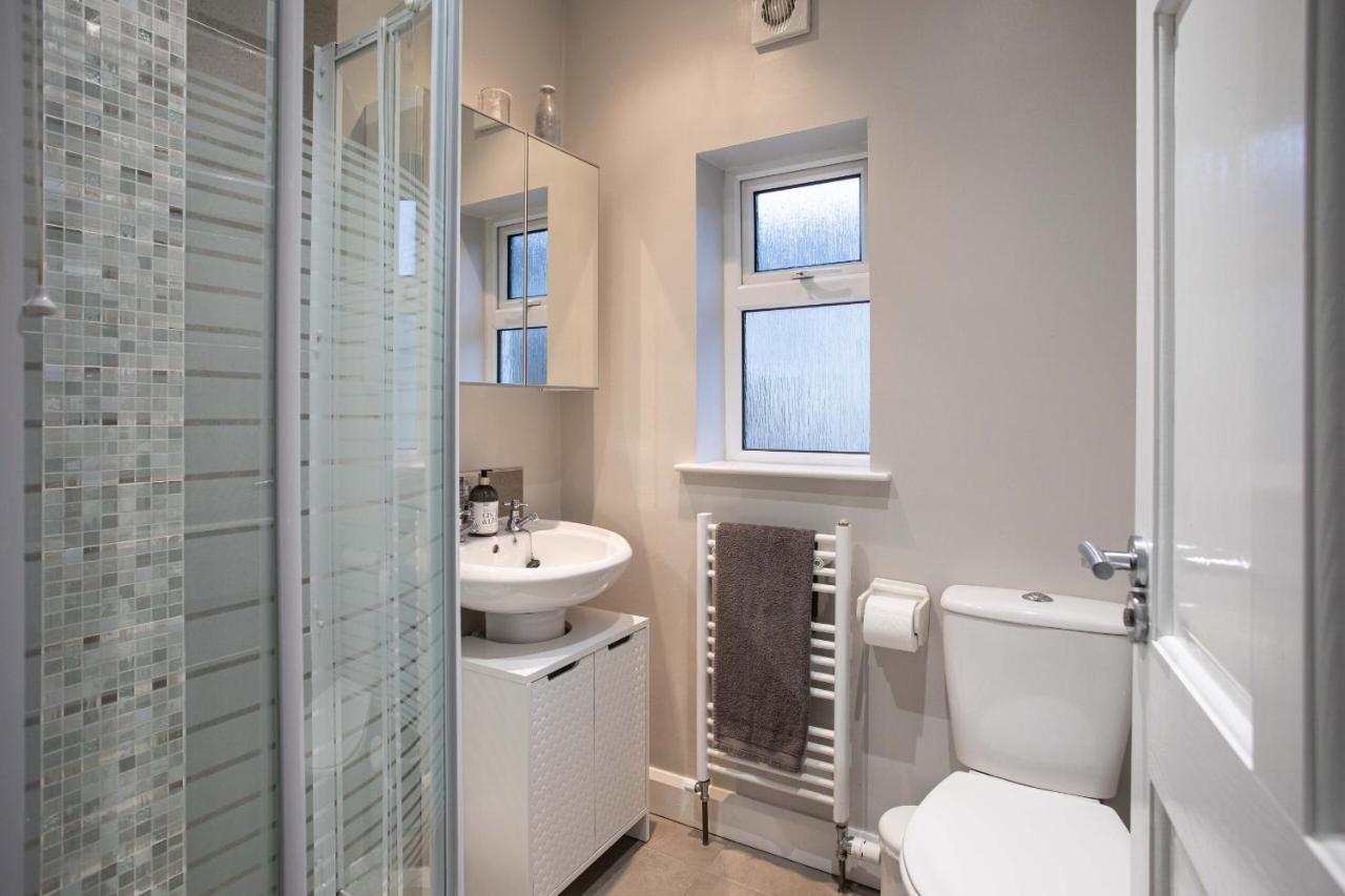 Refurbished Home, 8 Mins To Cc Belfast Exterior photo